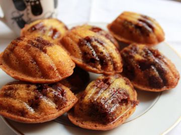 Madeleines aux éclats de chocolat au lait