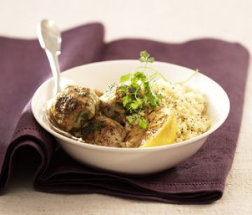 Boulettes de poisson à la coriandre et semoule au pavot