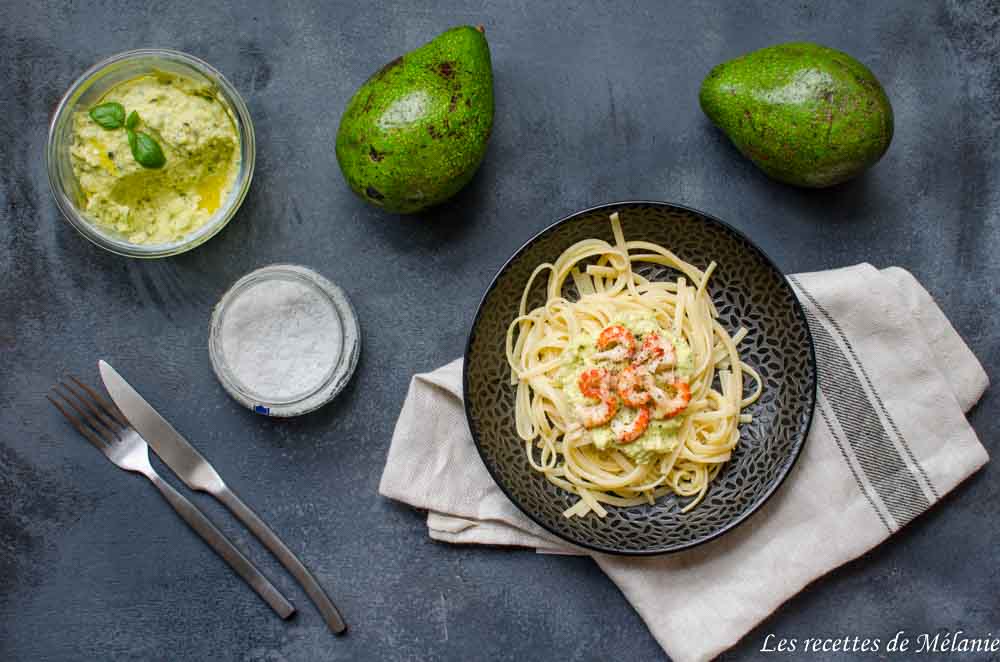 Linguine au pesto d’avocat et écrevisses