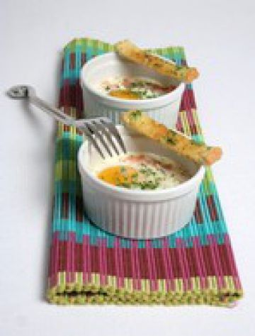 Oeufs cocotte saumon fumé et estragon