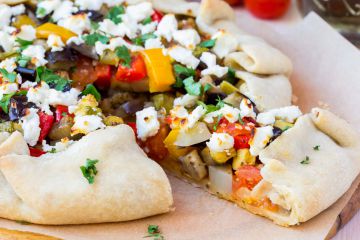 Tarte rustique aux légumes du soleil et feta