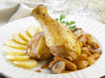 Pilons de poulet et confit de carottes et pommes de terre