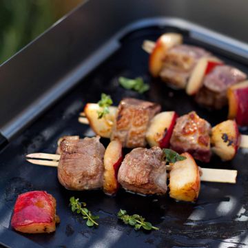 Brochettes de canard aux pêches