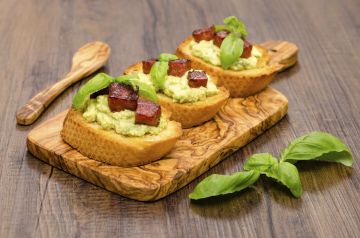 Toasts apéritifs avocat et chorizo