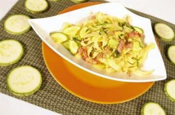 Pates courgettes lardons