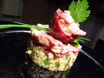 Tartare de magret de canard et quinoa, vinaigrette passion