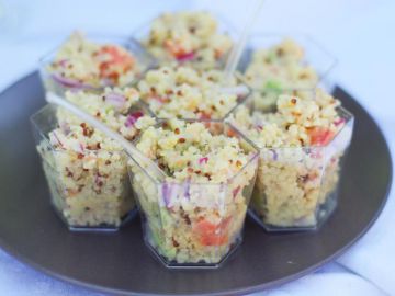 Verrines de quinoa, avocat et pamplemousse