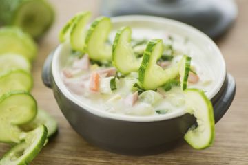 Velouté de concombre aux crevettes