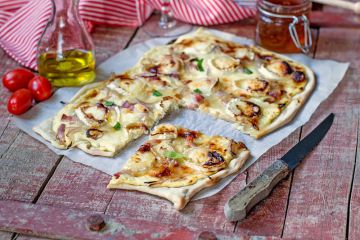 Tarte flambée au chèvre