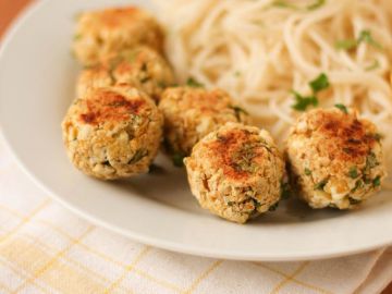 Boulettes express aux pois chiches, feta et citron