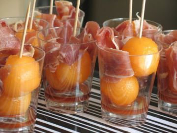 Billes de melon au porto et jambon de parme