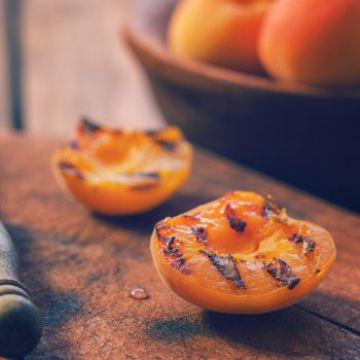 Poêlée d'abricots caramélisés au parfum de romarin