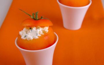 Tomates au chèvre frais et à la ciboulette