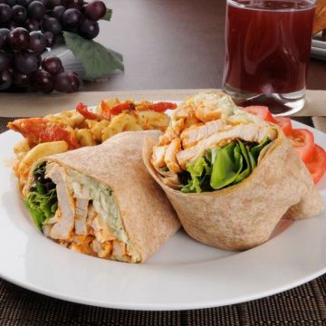 Wraps au poulet pané, cheddar et salade verte