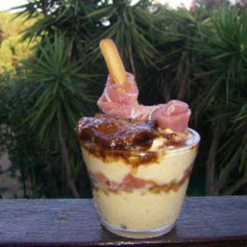 Brouillade en verrine, figues fraîches, jambon de parme