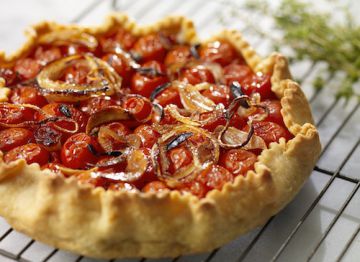 Tarte aux tomates cerise et aux oignons