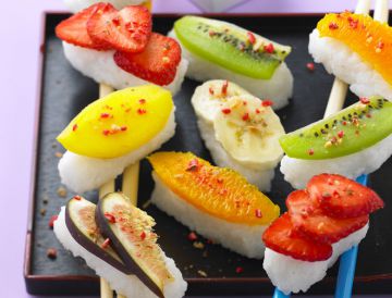 Sushis au lait de coco, chocolat blanc et fruits exotiques