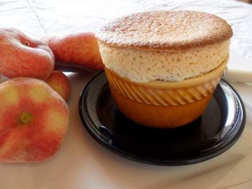 Financier soufflé aux pêches