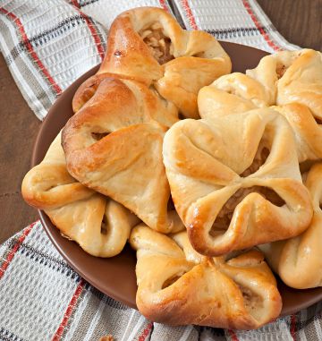 Petits feuilletés au thon et fromage frais persillé