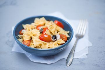 Salade de farfalles méditerranéenne