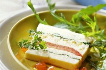 Terrine de légumes aux tomates et à la roquette