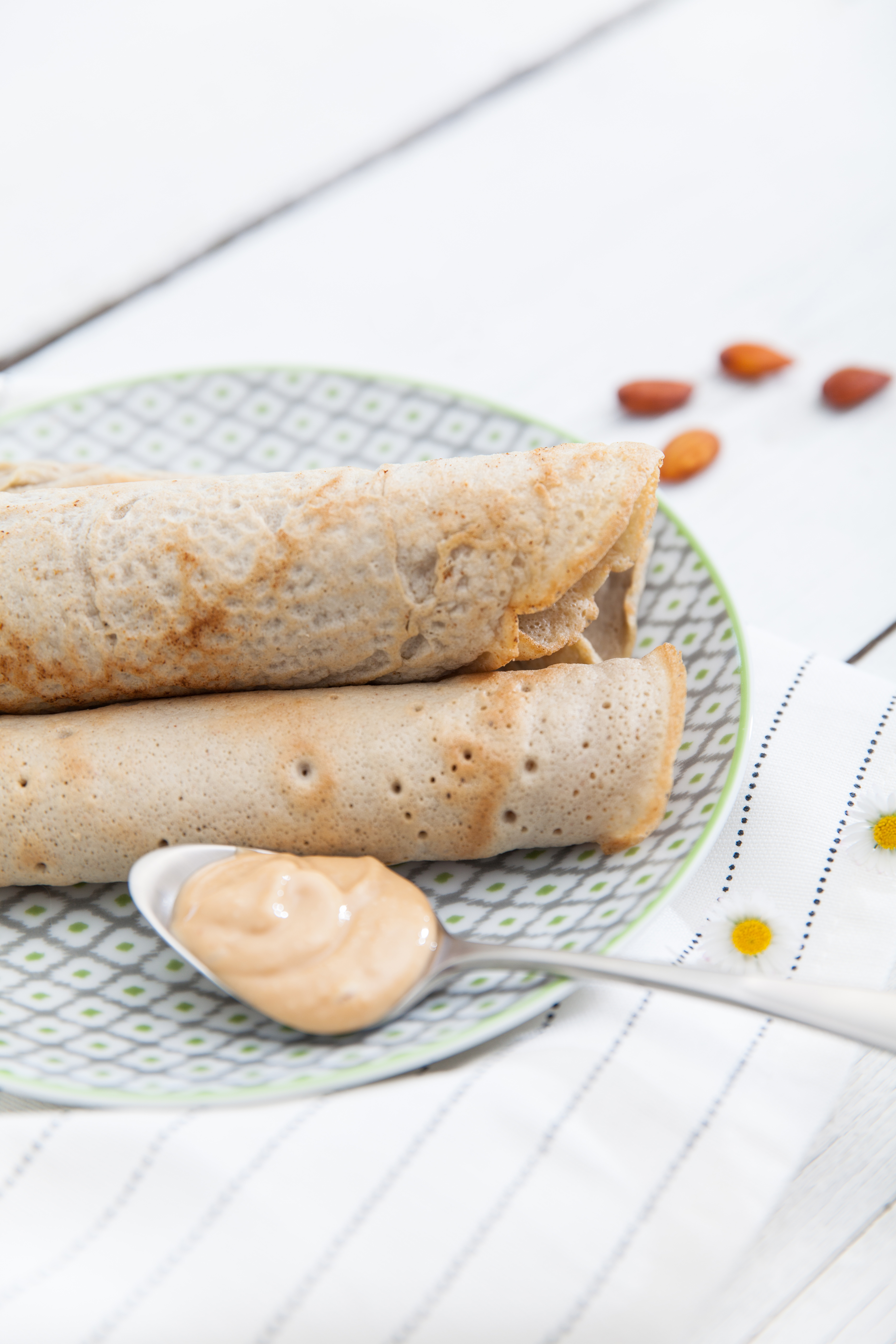 Crêpes de sarrasin et purée d’amandes