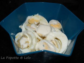 Salade aux oeufs durs, crème et ciboulette 