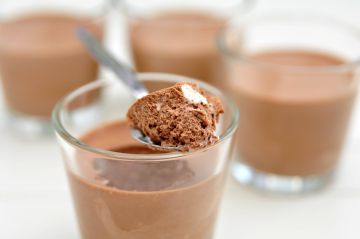 Mousse au yaourt, chocolat et café