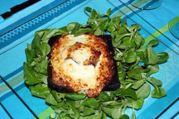 Tartine de chèvre chaud