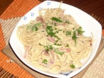 Spaghettis poivron et lardon