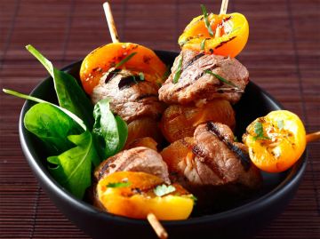 Brochettes de porc aux abricots