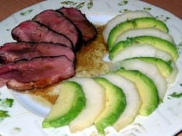 Magret de canard à la poire et à l’avocat