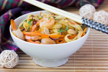 Tagliatelles aux crevettes, carottes et sauce soja