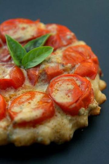 Mini-tatin aux tomates-cerises et au roquefort