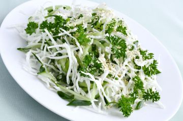 Salade croquante de chou blanc à la japonaise