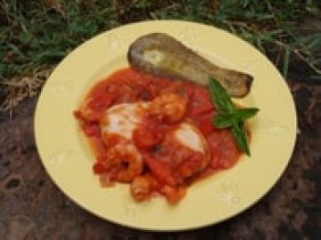 Lotte à la sauce tomate et son aubergine grillée