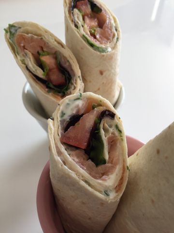 Wrap saumon fumé, tomates et fromage frais -WWEB 11 SP la tortilla