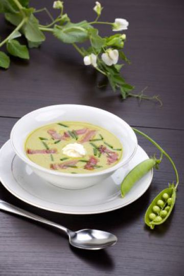 Soupe de légumes verts et dés de jambon blanc