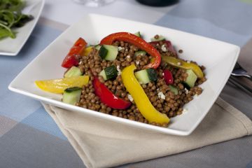 Salade de lentilles, poivrons et concombres