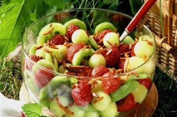 Salade de fruits : fraises/melon/kiwis