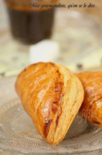 Chaussons aux pommes et confiture d’abricots