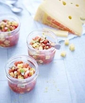 Verrines de tartare de pastèque fraîche à l'emmental