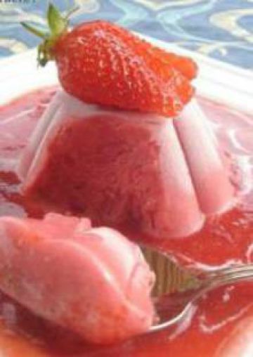 Parfait à la fraise sur coulis de fraise au basilic ou en esquimau