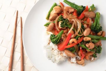 Sauté de poulet au brocoli et noix de cajou