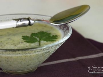 Soupe à la courgette et à la coriandre