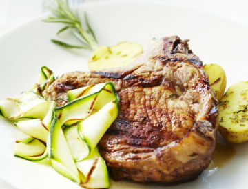 Côtes de porc provençales aux courgettes