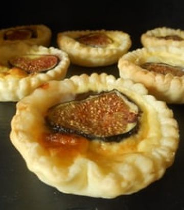 Tartelettes au fromage de chèvre et figue