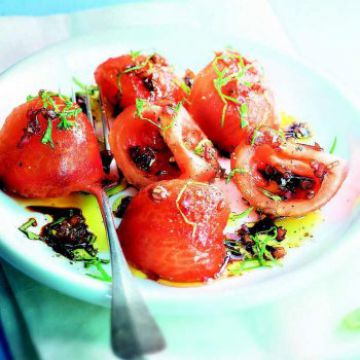 Salade de tomates aux échalotes marinées