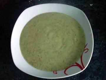 Velouté de courgettes à l'ail et aux fines herbes