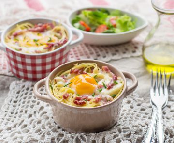 Spaghettis carbonara à la Vache qui rit en cocottes